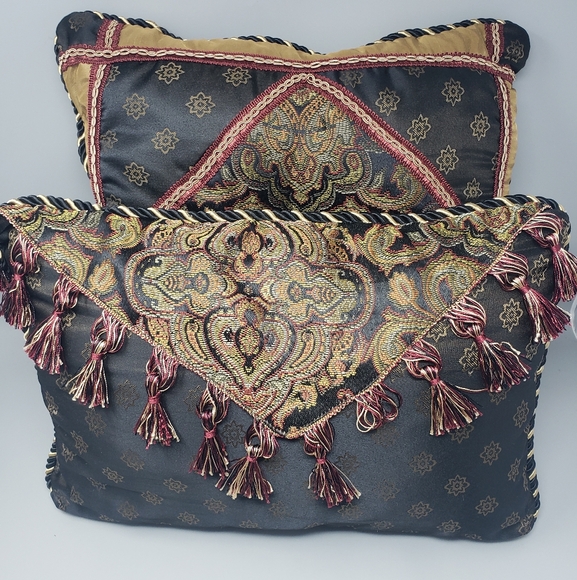 Chris Madden 2-Piece Decorative Pillow Set - Picture 4 of 9